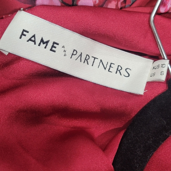 Fame & Partners Burgundy Red Floral flowy Tiered asymmetrical maxi dress 6 Small - Picture 2 of 15